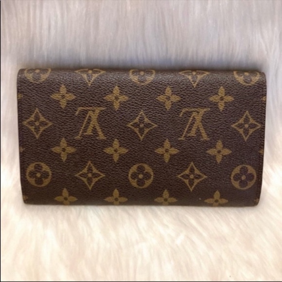 Louis Vuitton Monogram International Wallet - Picture 3 of 15